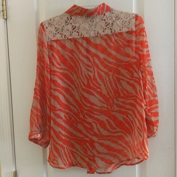 Orange and lace blouse. Size M-L. I Z Byer brand - Picture 4 of 9
